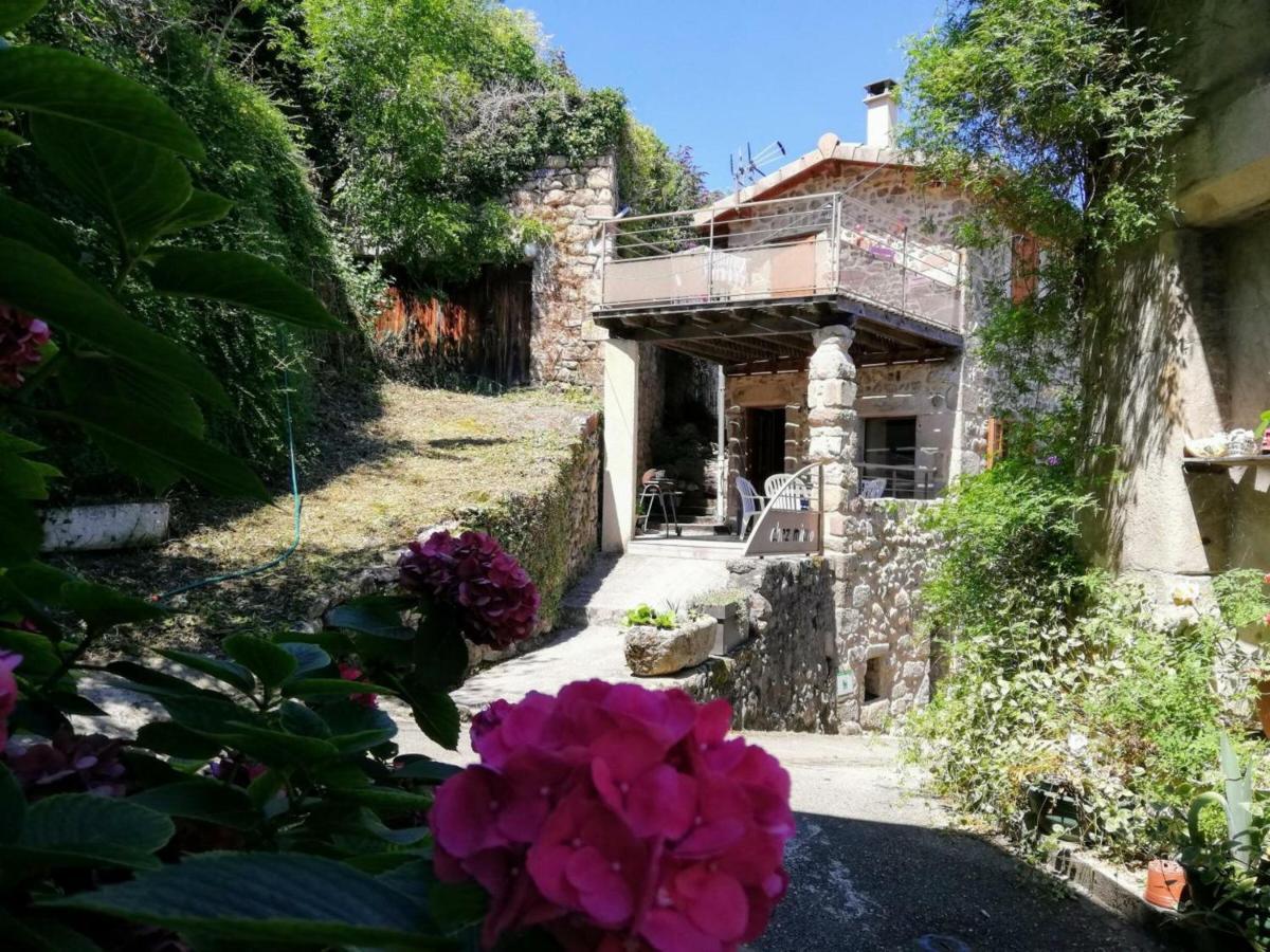Gite De Charme Avec 2 Terrasses, Au Coeur Du Parc Du Pilat, Confortable Et Equipe - Fr-1-496-40 Malleval Exterior foto
